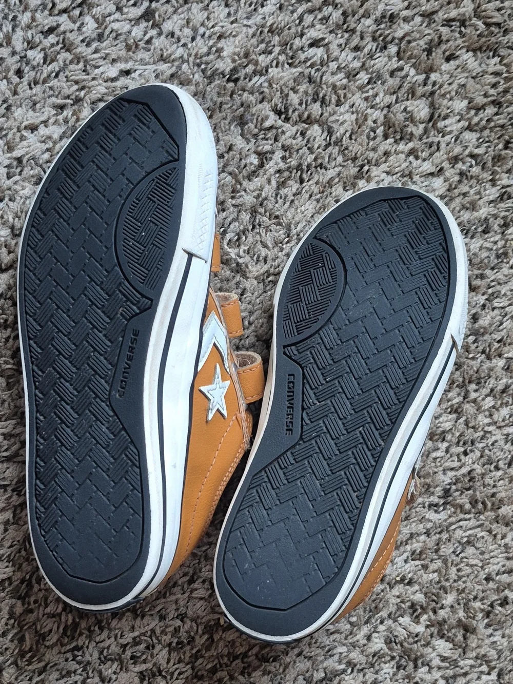 Converse Kids Low Top Velcro Sneakers in Tan
